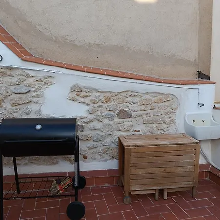 Apartment Petra -old With Terrace And Barbecue- Tarragona