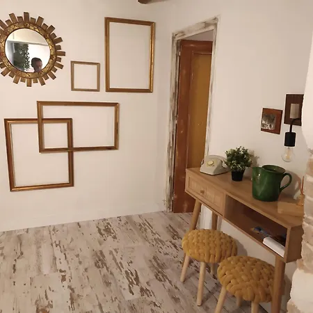 Apartment Petra -old With Terrace And Barbecue-